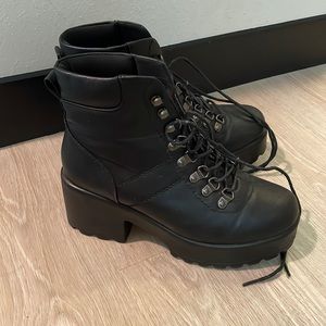 Combat boots